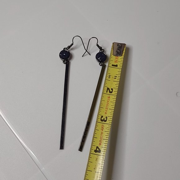 Long Metal And Dark Blue Plastic Dangle Earrings - Picture 7 of 8